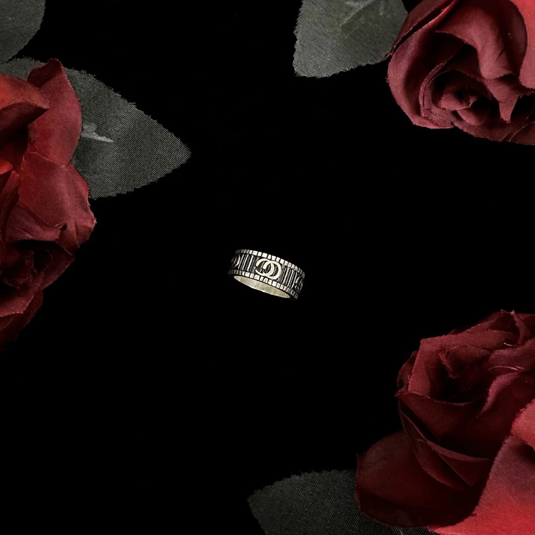 925银戒指 竖条纹路气质款闭口戒