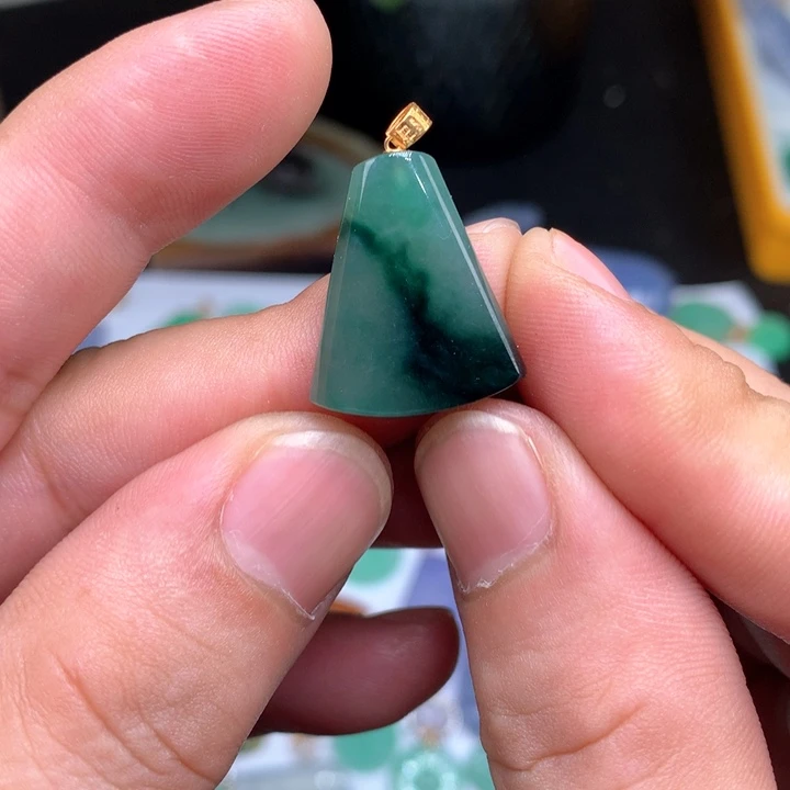 翡翠颈饰未镶嵌挂件