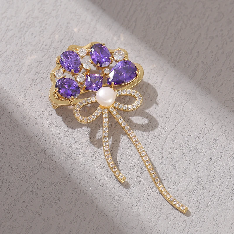 铜合金合成锆石胸针 紫丁花束胸针A782