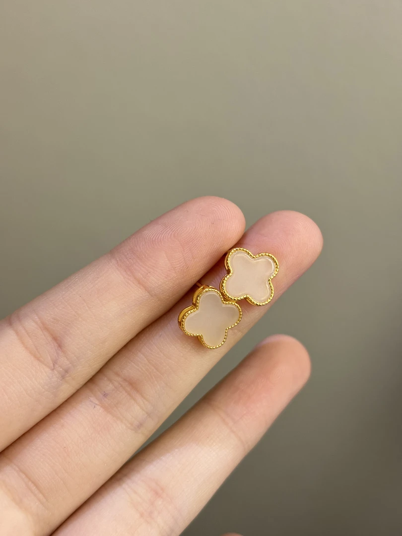 4047 s925银镶嵌 和田玉四叶草耳钉 多样性发其一