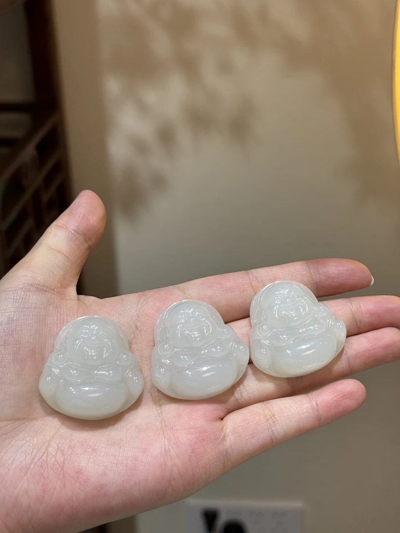 2152和田玉青海料佛公吊坠34.5*34.6*12多样性发其一