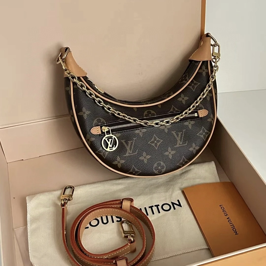 99新 LouisVuitton/路易威登 Loop月牙 lisa同款/斜挎包