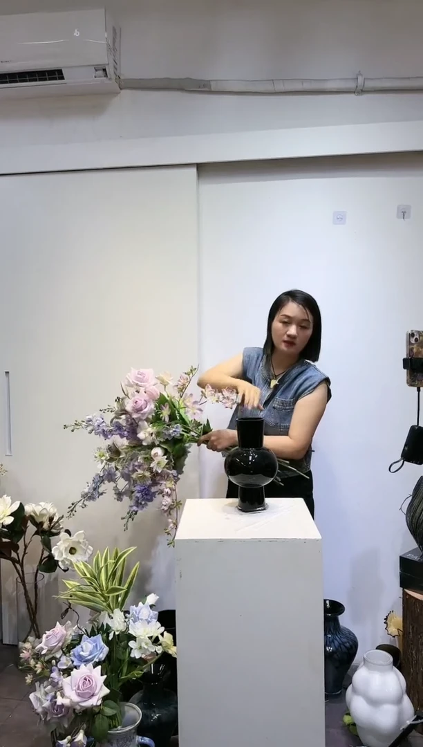 【闪购商品】黑色灯笼花瓶