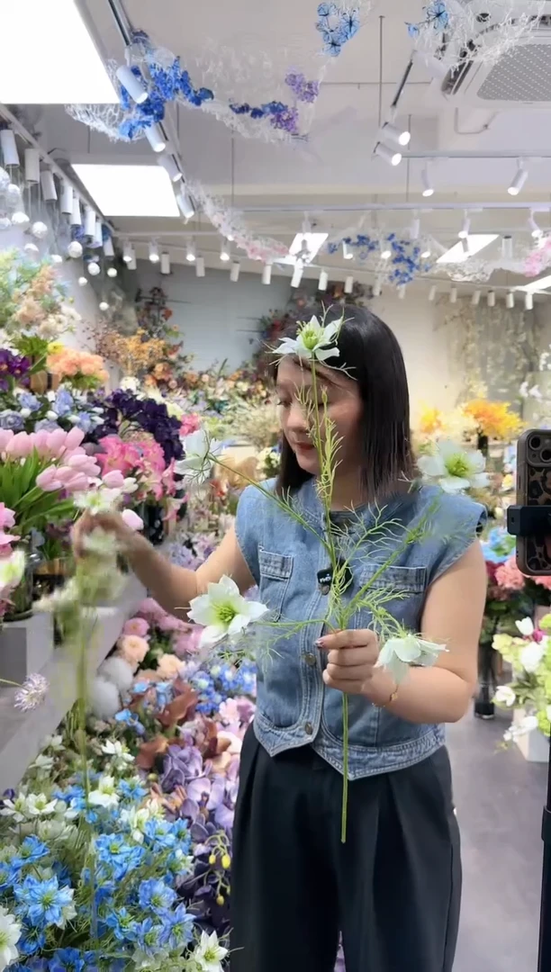 【闪购商品】一支白色黑种草