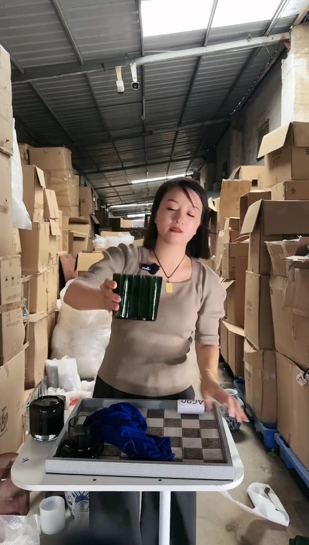 【闪购商品】689花瓶