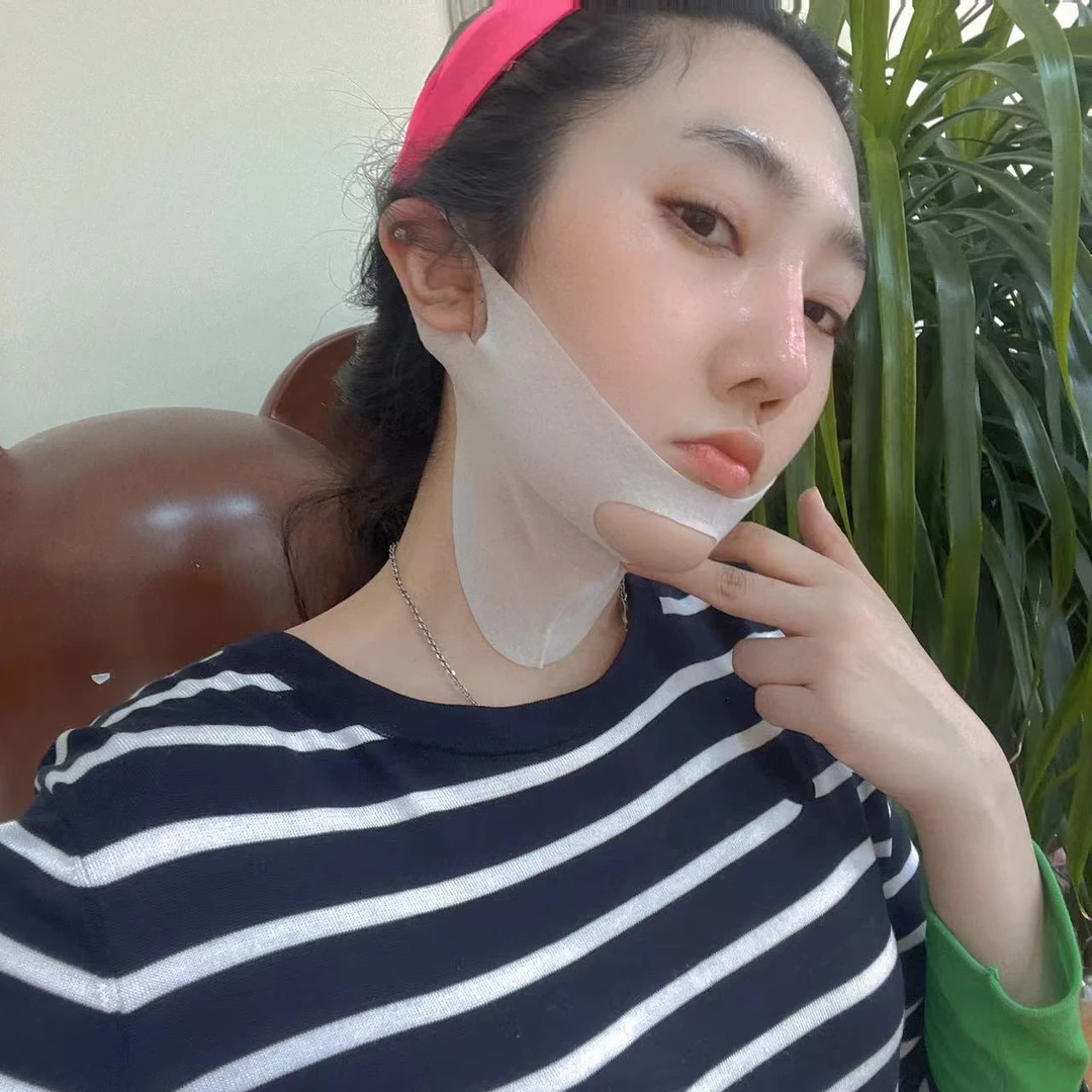 【塑造天鹅颈！脖子上的纹就靠你了！】拾光水凝胶美颈膜