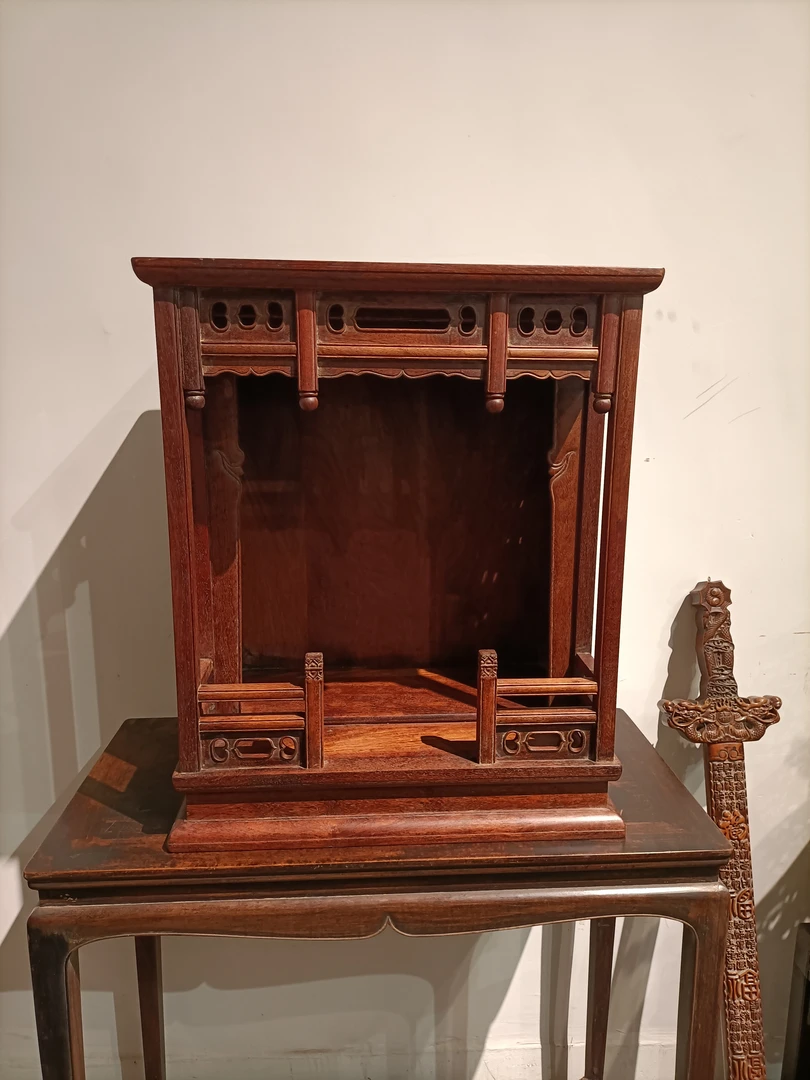 明清古典透雕镂空神龛柜