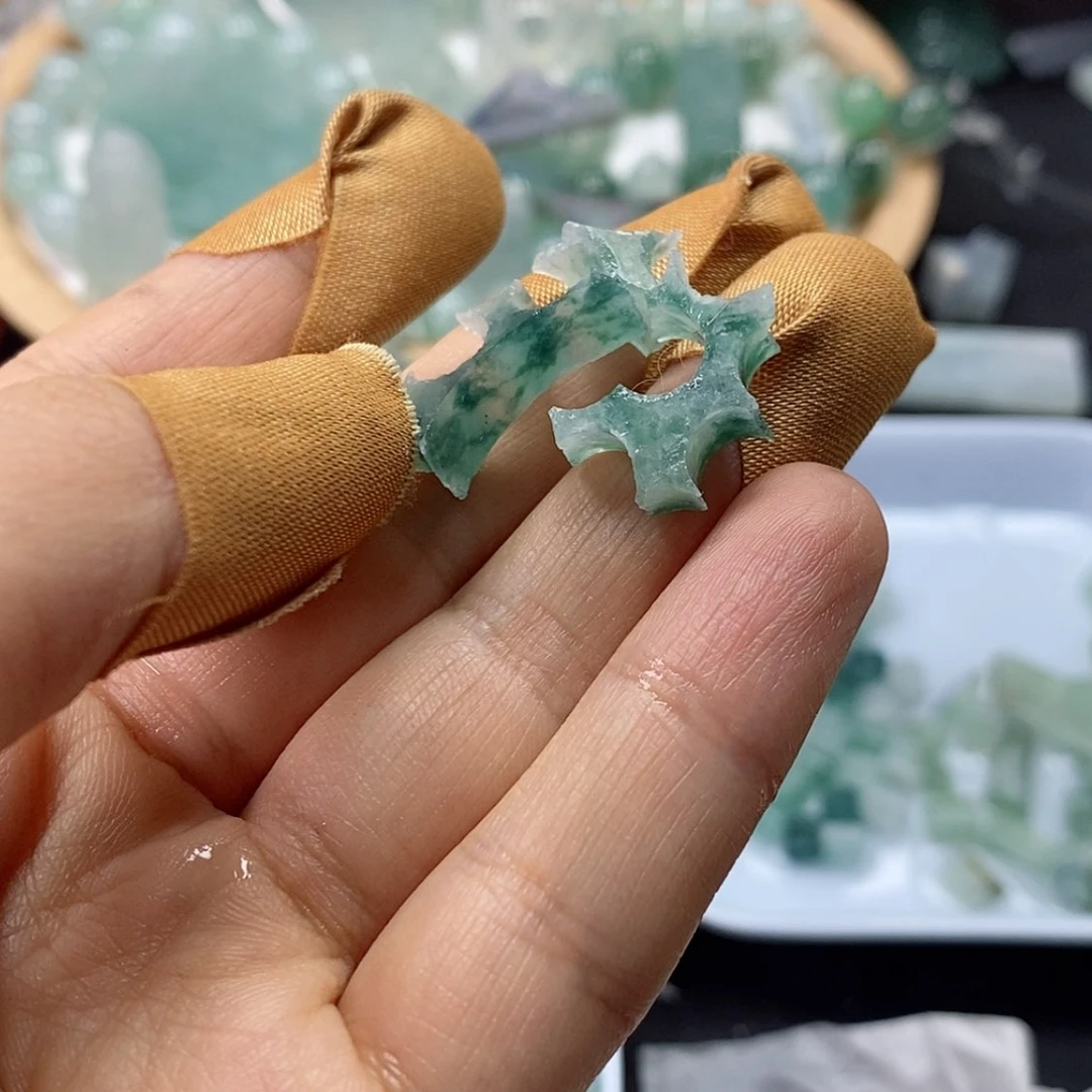 【闪购商品】翡翠颈饰未镶嵌