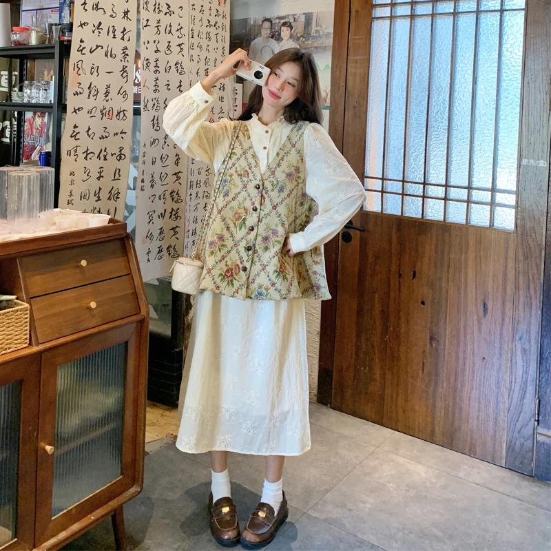一整套入秋穿搭2024新款森系小清新韩系温柔风油画针织马甲连衣裙