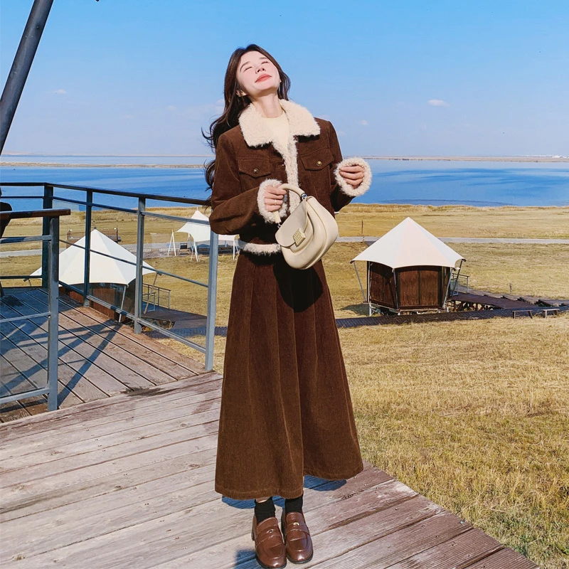 灯芯绒套装裙女2024冬季新款韩系穿搭高级感毛绒绒拼接外套百褶裙