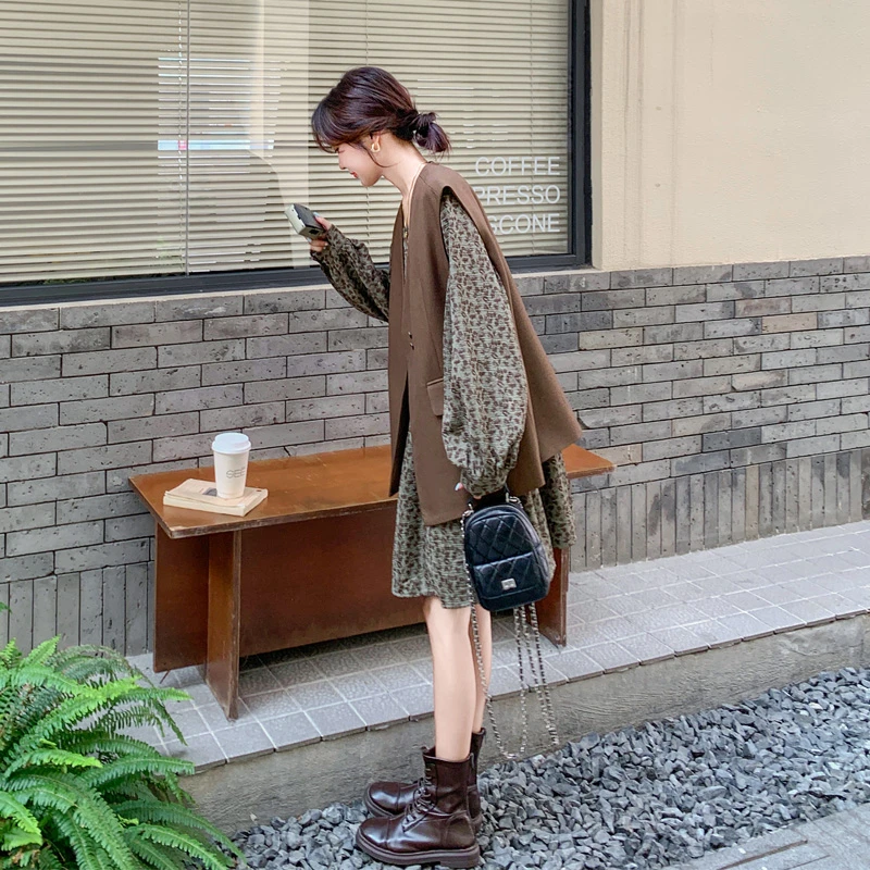 马甲连衣裙套装女2025早秋新款复古森系秋季高级感独特美两件套