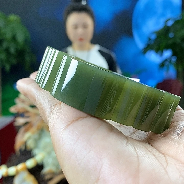 岫岩老玉（透闪石质玉）手牌未镶嵌