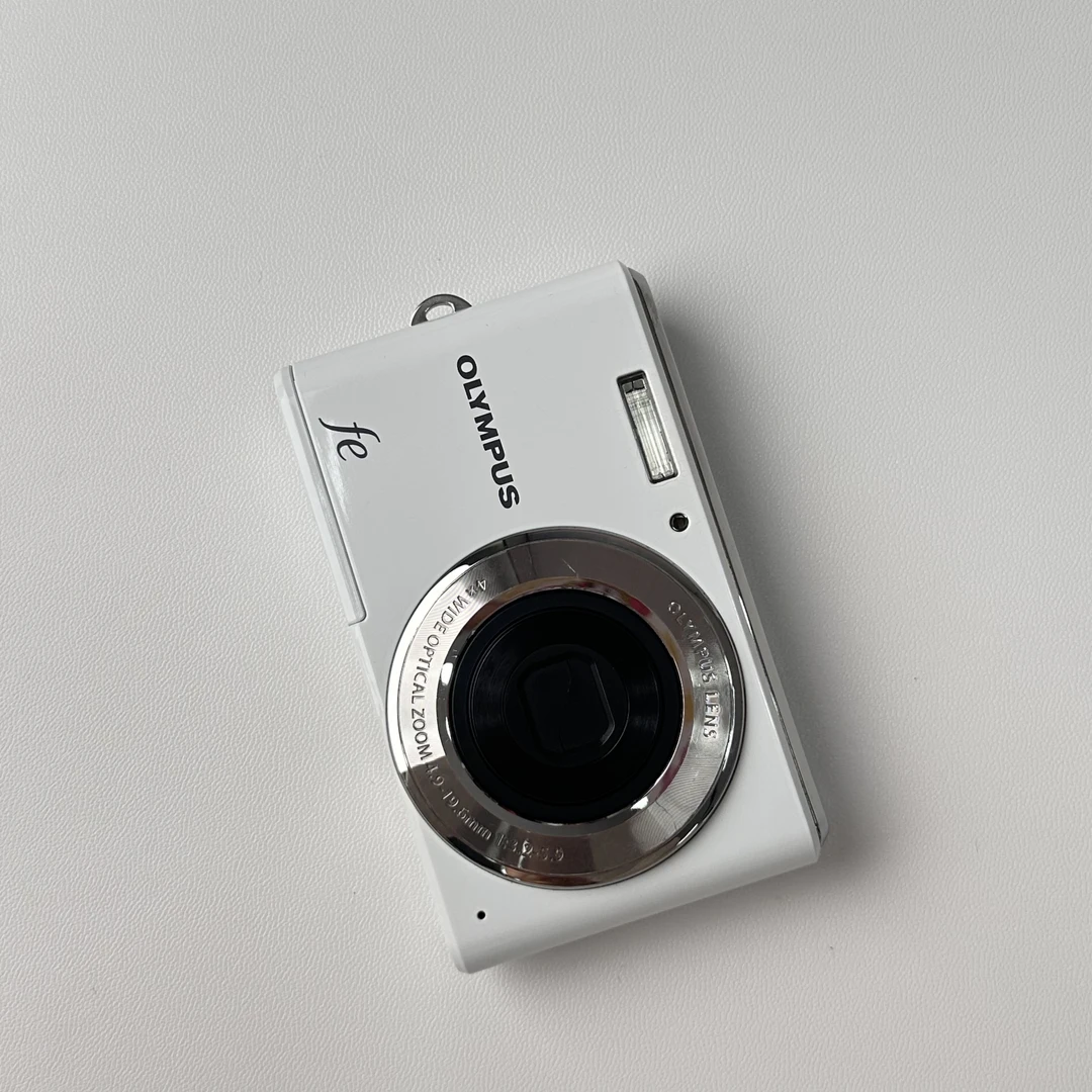 95新 Olympus/奥林巴斯 fe4050白色1200万像素4倍变焦ccd数码相机