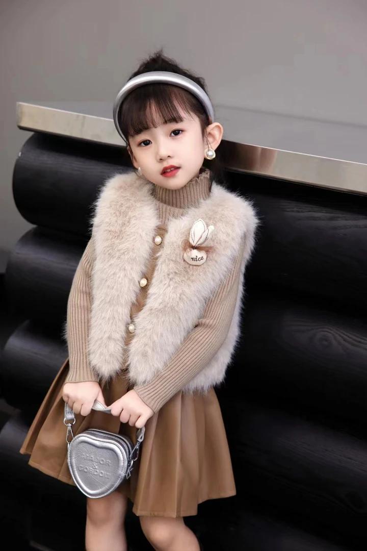 三件套女童冬季草草马甲连衣裙套装2024新款儿童冬装加厚韩版裙子