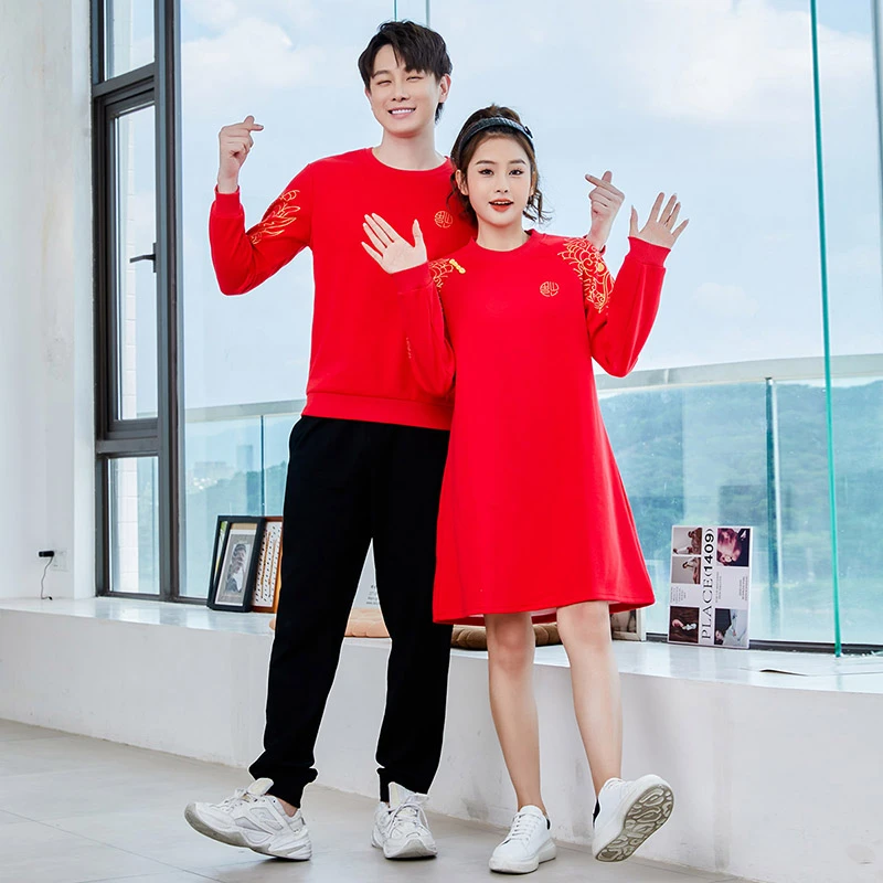 情侣装秋冬红色喜庆订婚卫衣女连衣裙男上衣加绒加厚潮亲子中国风