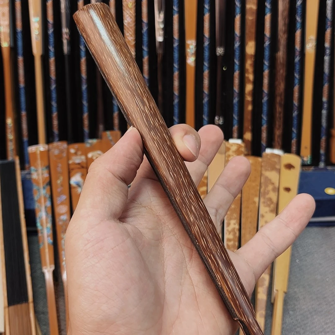扇子纯手工制作的