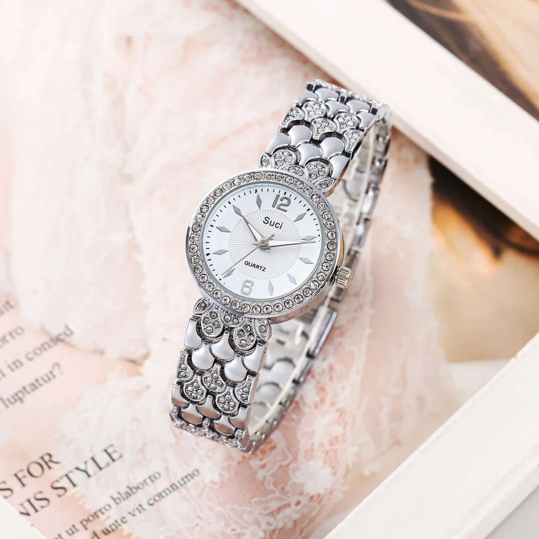 专柜直发银白盘钢手链手表女士小众轻奢百搭时尚简约精致腕表813