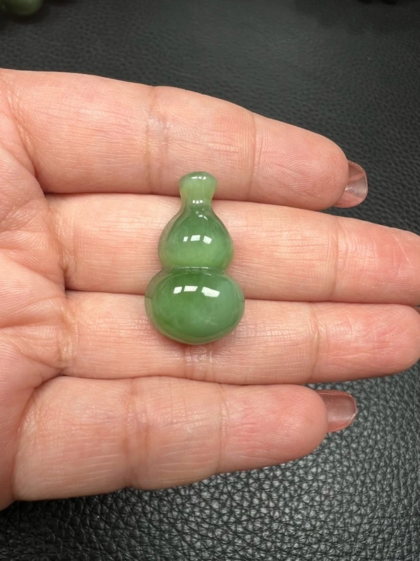 和田玉粉绿猫眼葫芦挂件24.7mm*14.2mm