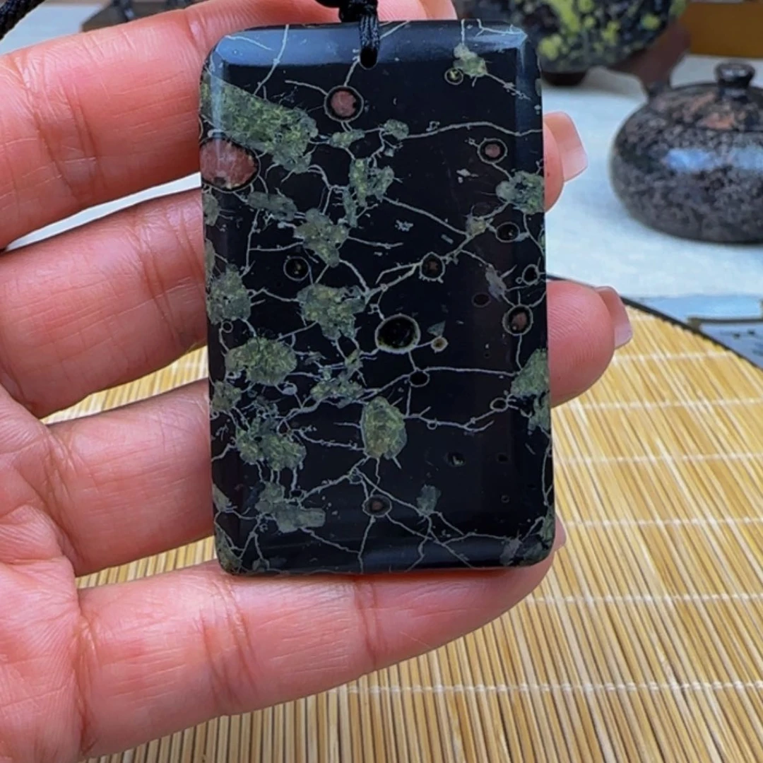 【闪购商品】梅花玉茶挂件无事牌