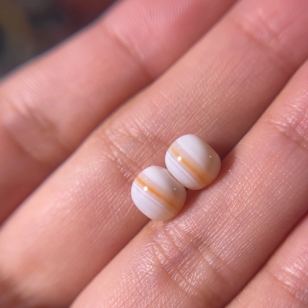 玛瑙/玉髓一线老型珠一对7不退不换未镶嵌