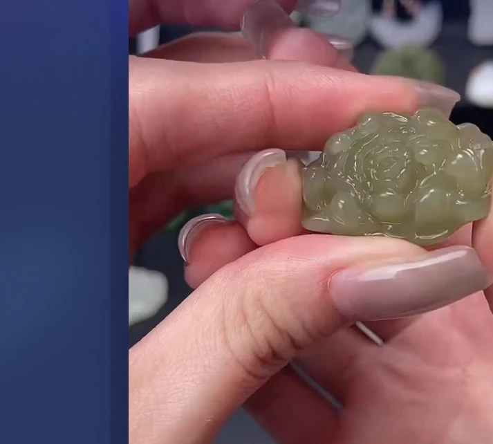 和田玉精品气质吊坠时尚