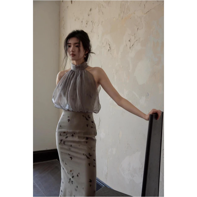 2024清冷侘寂小蝴蝶拼接薄纱挂脖裙飘逸优雅显瘦收腰连衣裙子--唐