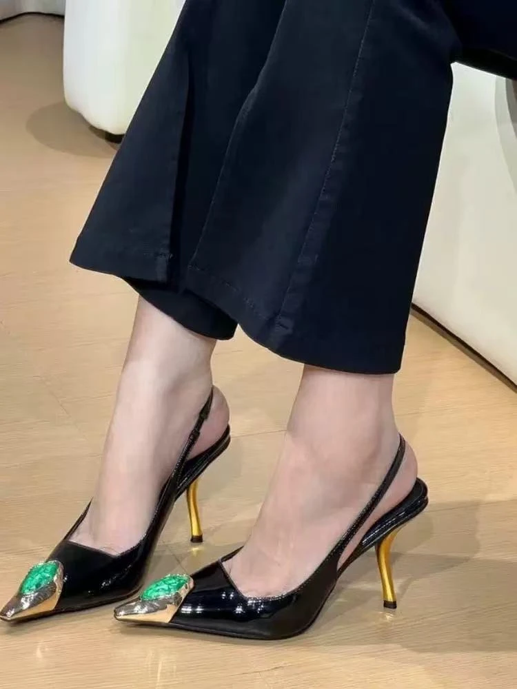2024秋季新款高跟鞋女复古奢华宝石金属尖头性感漆皮浅口后空单鞋