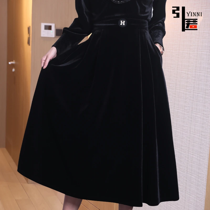 引匿（现货）8374金丝绒舒适减龄百搭垂坠显瘦半身裙中长款 2025春