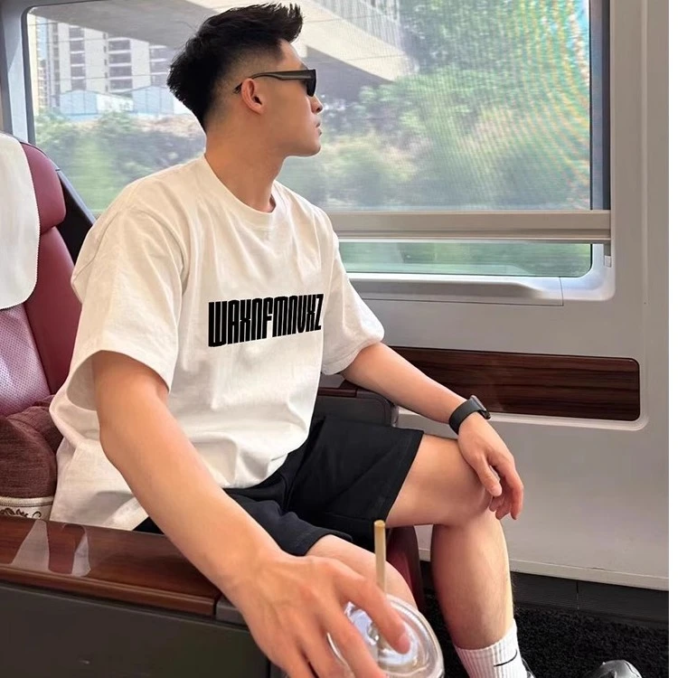 特大码300斤字母短袖T恤男夏季2024百搭创意潮牌正肩宽松小领口衣