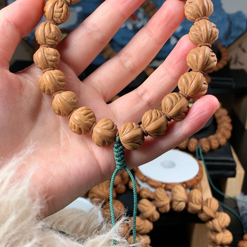 【闪购商品】桃核吊坠小金豆14