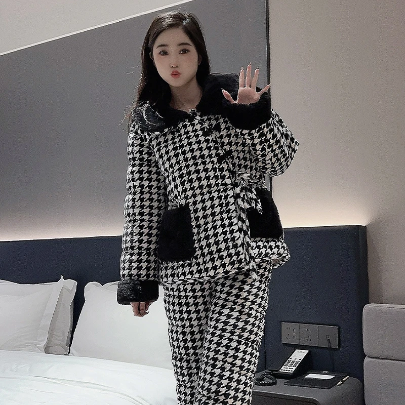 千鸟格加绒加厚三层夹棉女士冬季保暖珊瑚绒时尚可外穿家居服套装