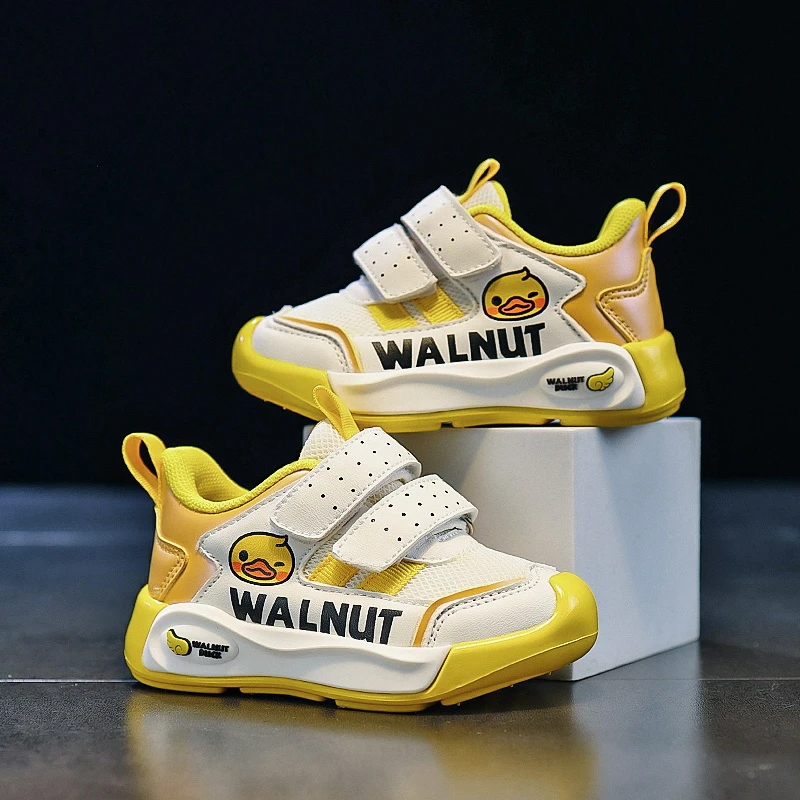小黄鸭2025儿童新款透气防滑软底网面春季儿童休闲百搭舒适运动鞋
