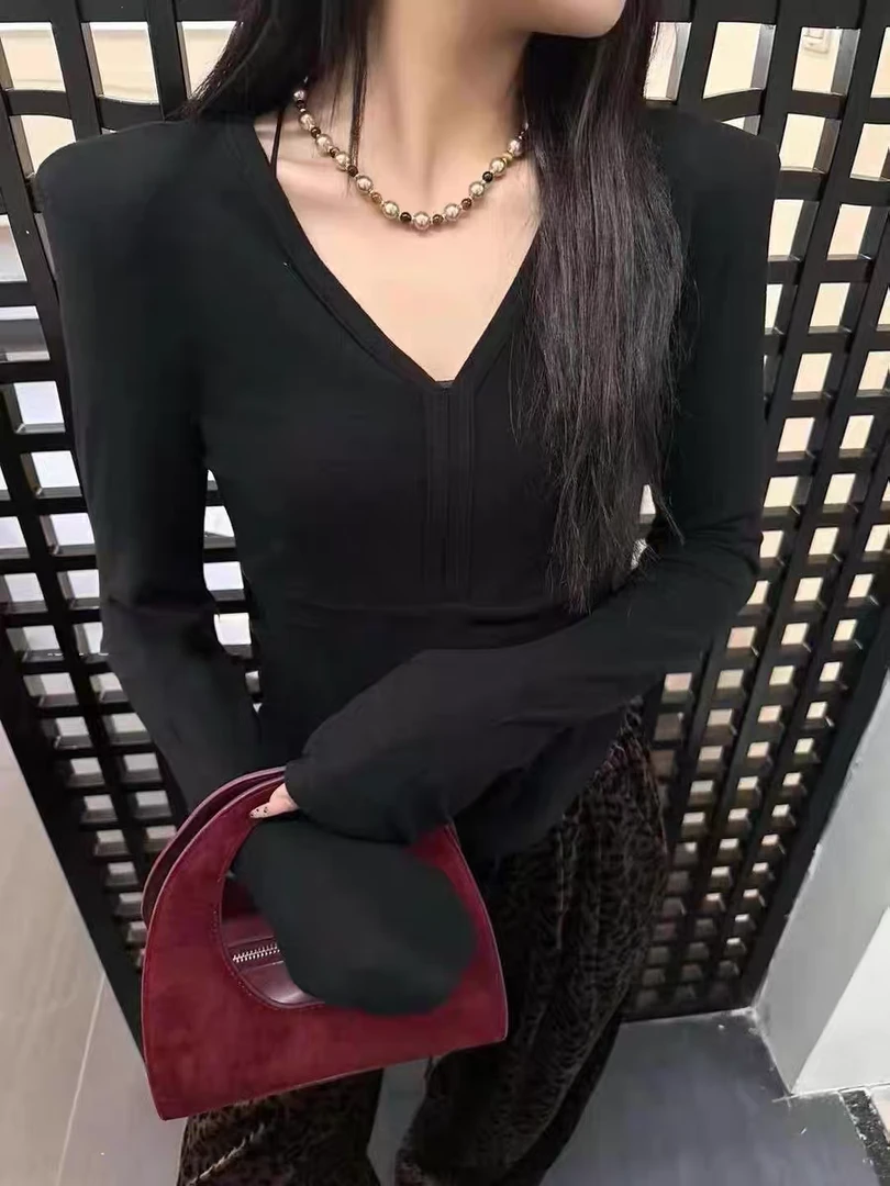 静静家   V领设计感抓绒T恤女气质百搭修身显瘦褶皱长袖打底53
