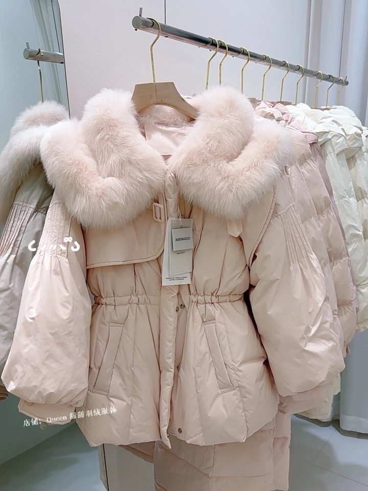 【魔盒】狐狸毛领白鸭绒收腰洋气泡泡袖小仙女必备新年战袍