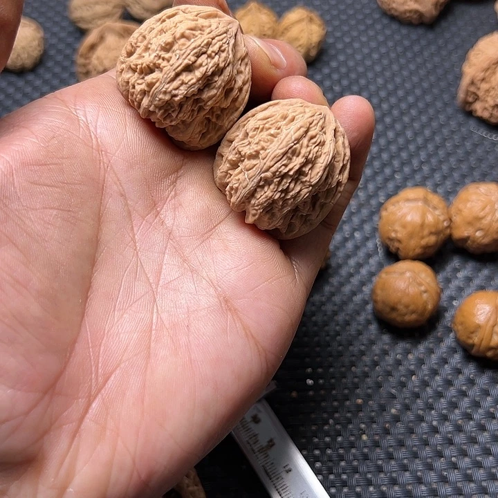 文玩核桃吊坠蜜纹