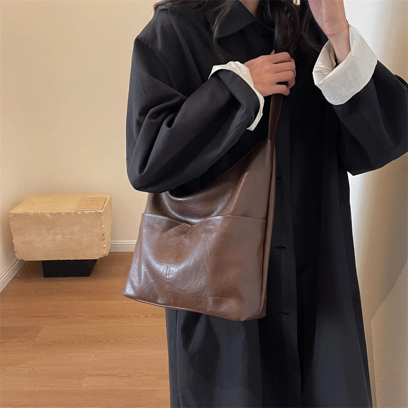今年冬季复古时尚洋气百搭大容量通勤简约气质包包女单肩斜挎包