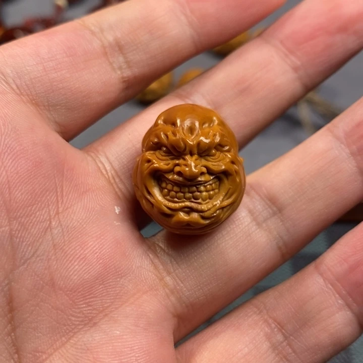 橄榄核核雕一物一图