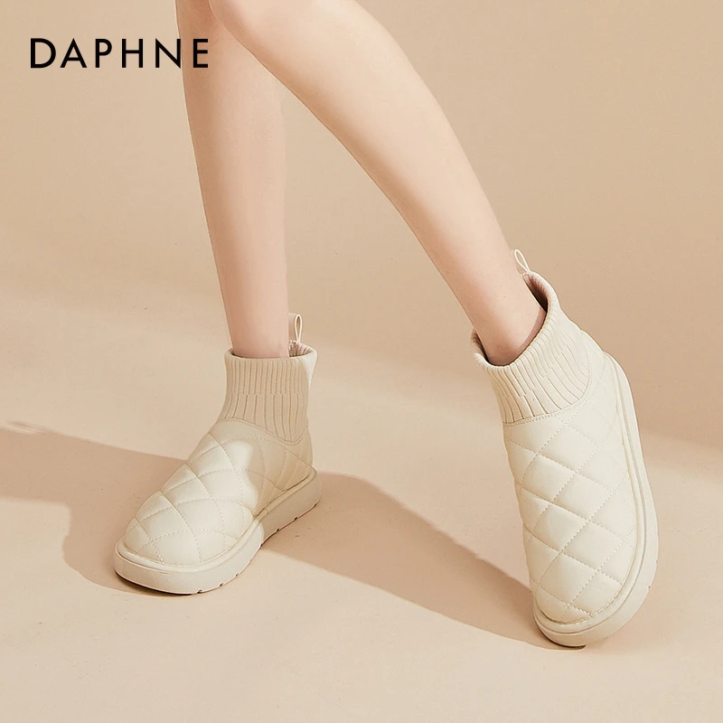 达芙妮女式时尚加绒保暖平底舒适百搭秋冬短筒加厚休闲菱格雪地靴