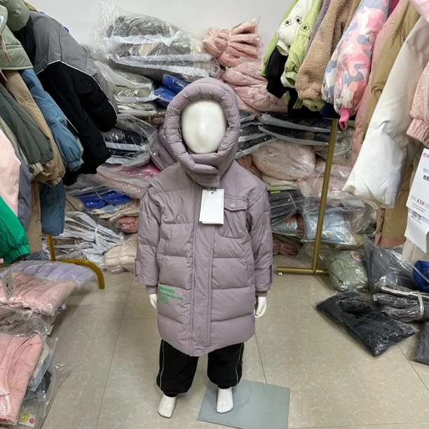 儿童长款时尚保暖加厚中大童连帽羽绒服