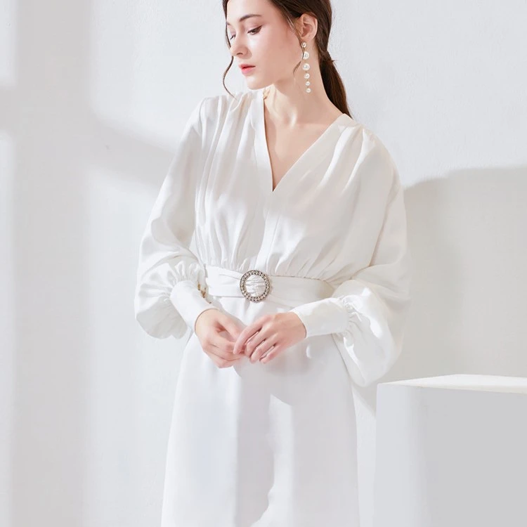 气质通勤连衣裙2024春季法式轻奢时尚优雅小众设计感简约收腰裙子