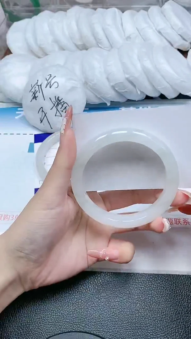 【闪购商品】石英质玉手镯未镶嵌22Y203-60