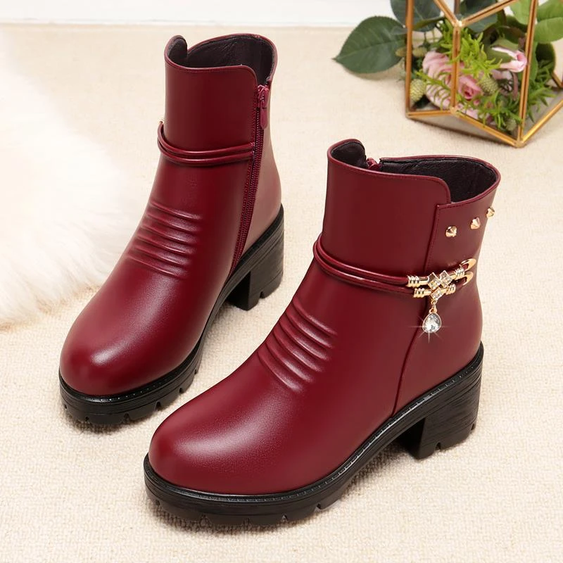 冬季新款真皮粗跟加绒中老年妈妈鞋中年短靴女士秋冬秋冬加绒粗跟