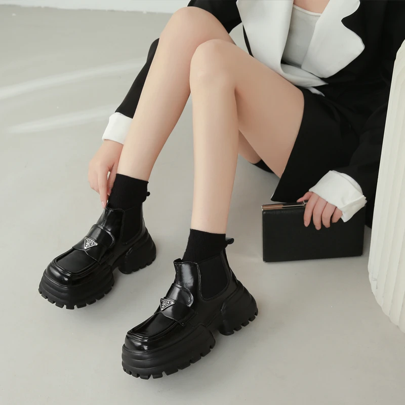 红蜻蜓牌马丁靴女2023秋新款加绒增高厚底短靴三角标乐福鞋英伦风