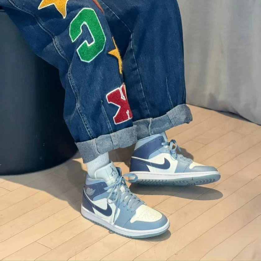 AIR JORDAN1官方正品AJ1 女子冰川蓝中帮复古运动板鞋 BQ6472-140