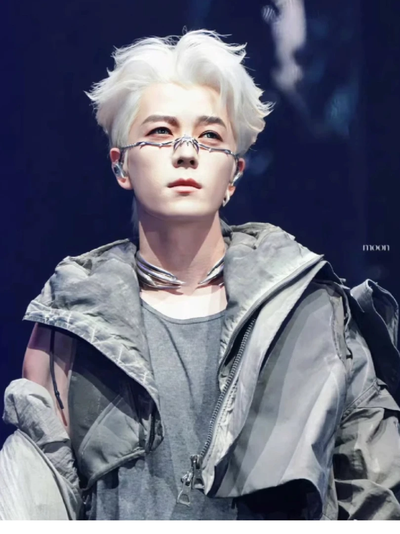 王栎鑫同款流苏脸链赛博朋克金属面具男女cos面饰鼻链道具配饰品