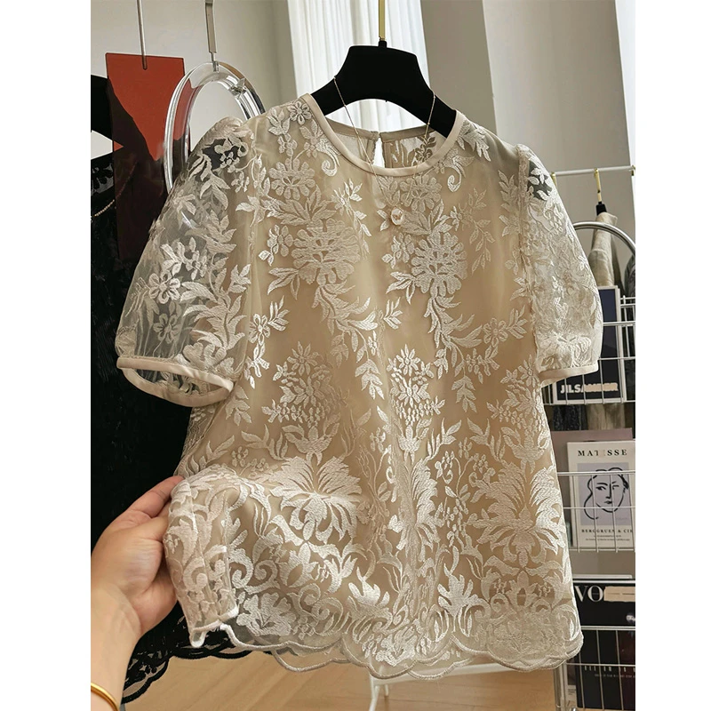 漂亮夏季新款高端洋气轻奢别致刺绣圆领短袖蕾丝衫女薄款气质小衫