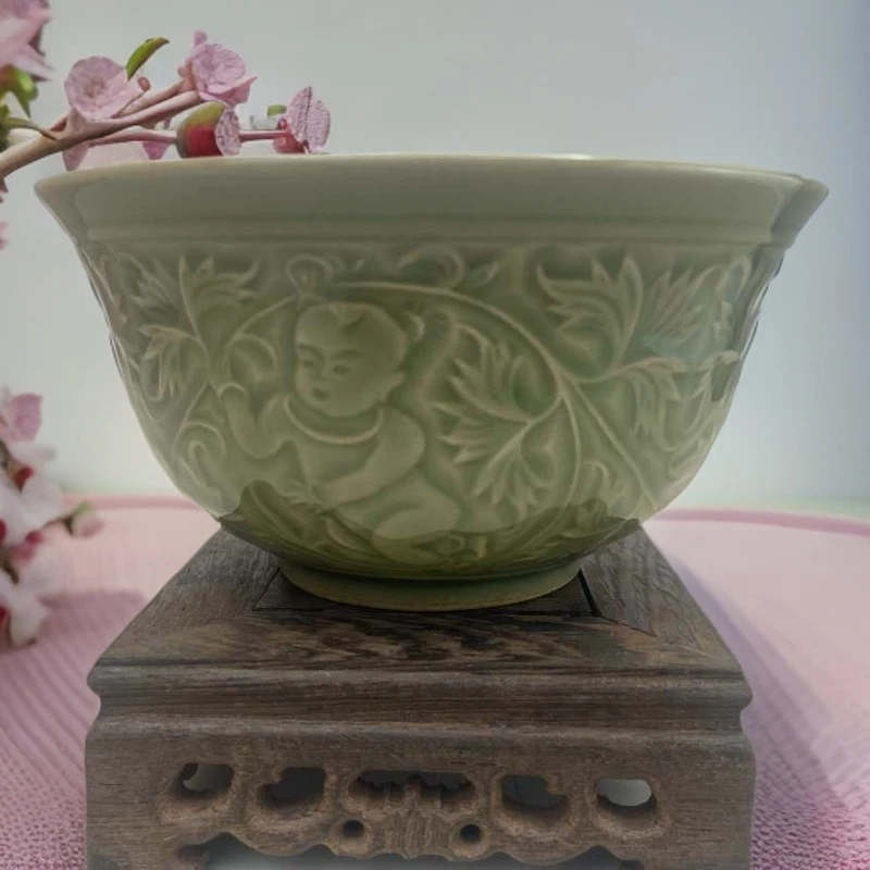 耀州窑 青瓷浮雕干刻婴戏碗青釉花纹 雕刻缠枝  手工饭碗 【14CM