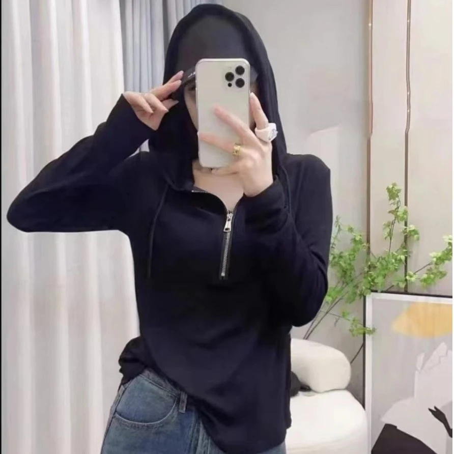 《董小姐》2311早秋新款纯色休闲时尚百搭显瘦连帽长袖半拉上衣款女