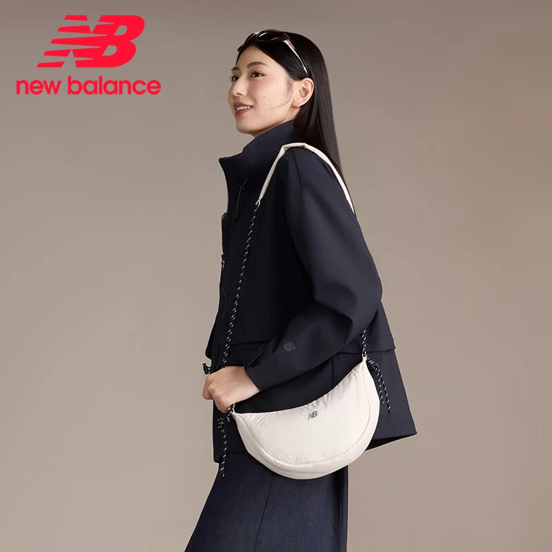 NEW BALANCE 24新款女款潮流时尚休闲百搭运动斜挎包 LAB44411