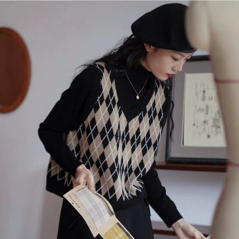 早秋法式复古菱格针织马甲女春秋冬季外穿设计感小众坎肩毛衣背心